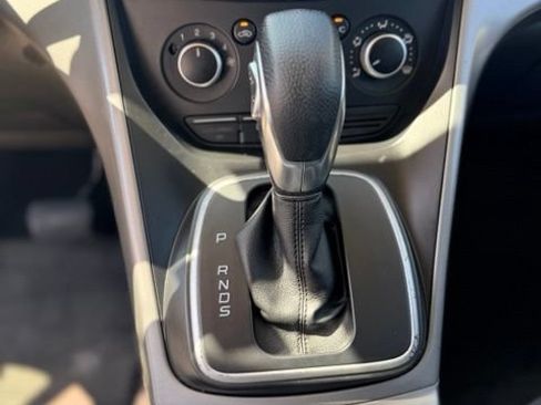 Used 2013 Ford Escape SE FWD image 17