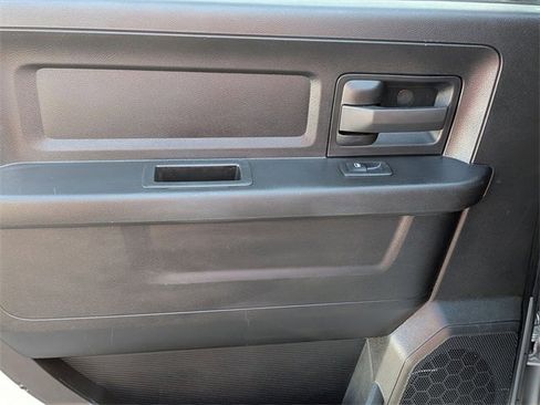 Used 2024 RAM 2500 Tradesman w/ Chrome Appearance Group image 25