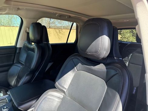 Used 2023 Lincoln Aviator Reserve w/ Equipment Group 201A image 12