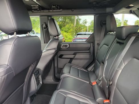 Used 2025 Ford Bronco Outer Banks AWD/4WD image 24