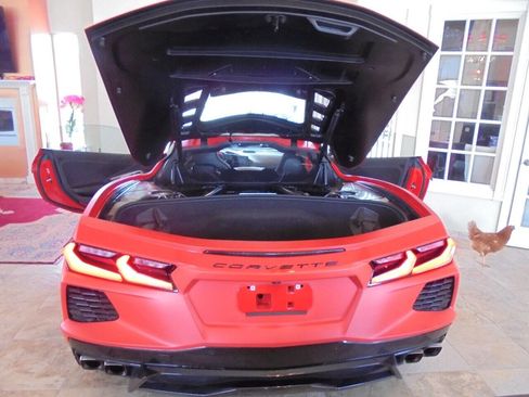 Used 2021 Chevrolet Corvette Stingray Coupe w/ 1LT image 18