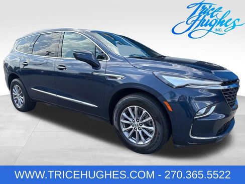 Used 2023 Buick Enclave Essence FWD image 1