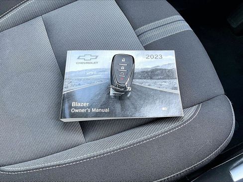 Used 2023 Chevrolet Blazer LT w/ Driver Confidence Package image 11