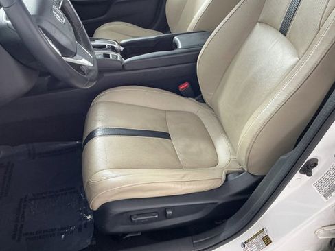 Used 2017 Honda Civic Touring image 8