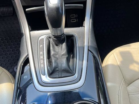 Used 2017 Ford Edge SEL w/ Equipment Group 201A AWD/4WD image 23