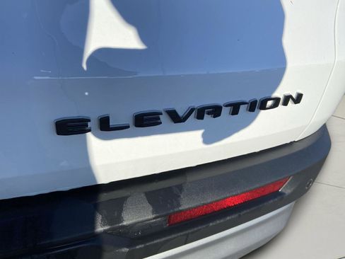 Used 2025 GMC Acadia Elevation image 74