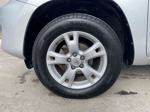 Used 2012 Toyota RAV4 4WD image 18