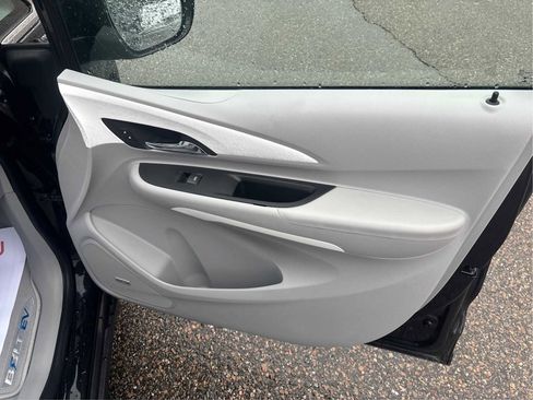 Used 2019 Chevrolet Bolt Premier w/ Infotainment Package image 21