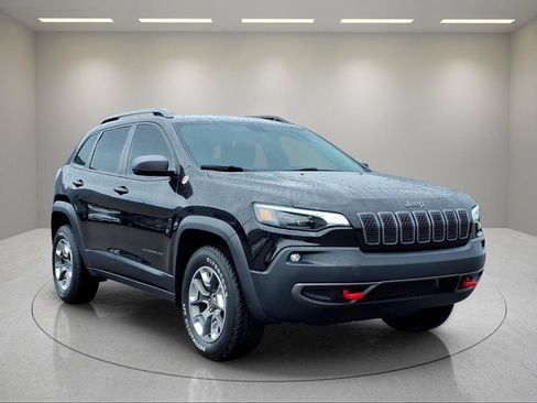 Used 2019 Jeep Cherokee Trailhawk w/ Cold Weather Group AWD/4WD image 23