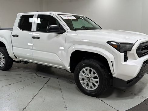 Certified 2025 Toyota Tacoma SR image 3