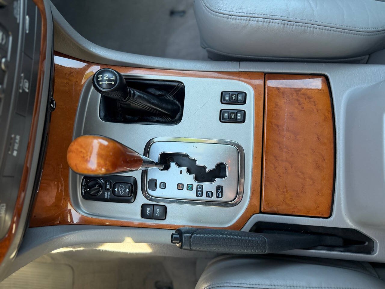 Used 2004 Lexus LX 470 4WD image 96