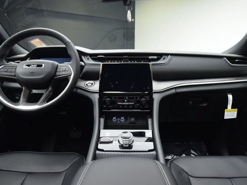 New 2025 Jeep Grand Cherokee Limited AWD/4WD image 41