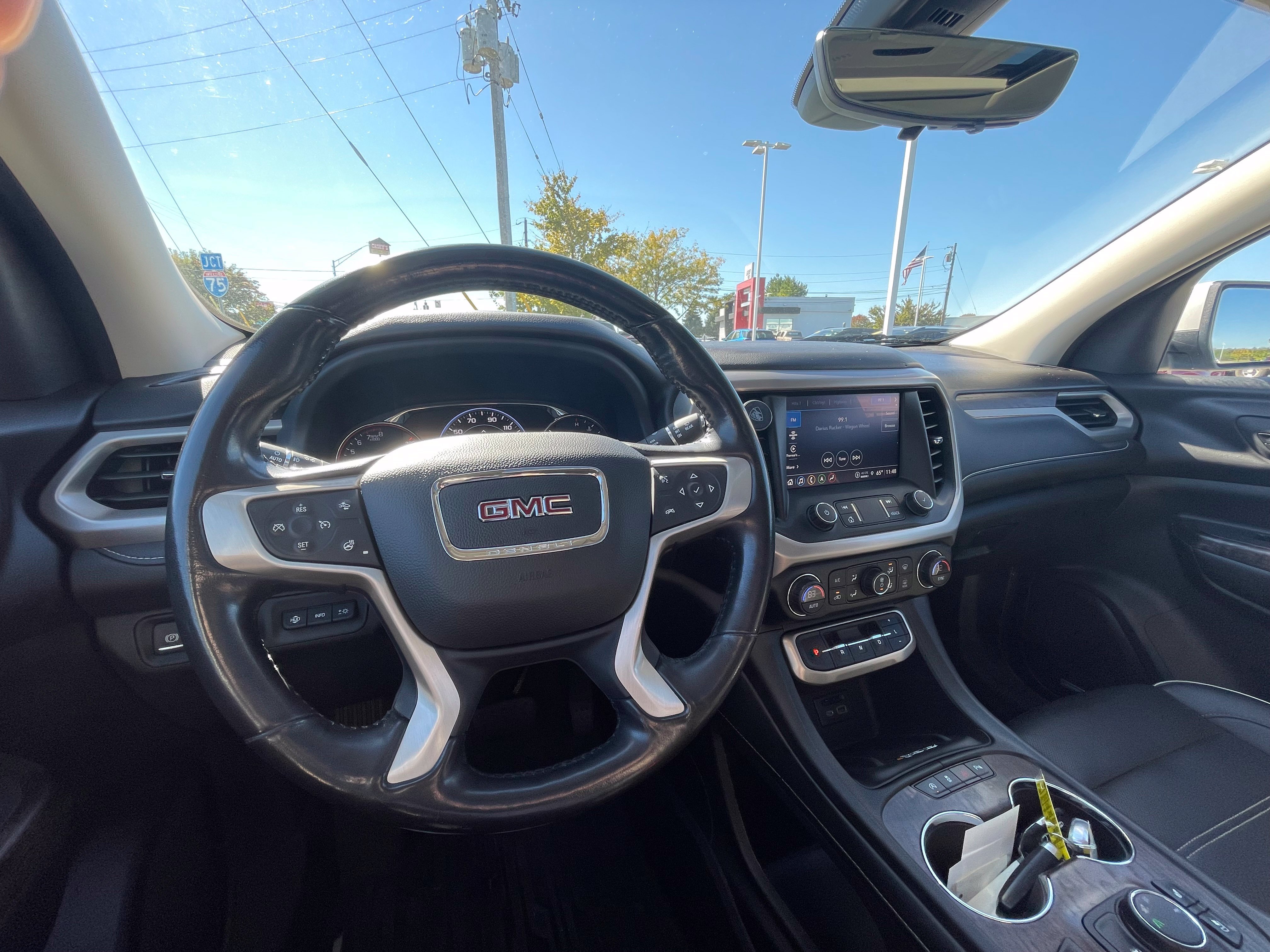 Used 2022 GMC Acadia Denali w/ Denali Ultimate Package FWD image 9