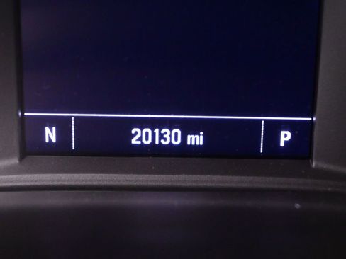 Used 2023 Chevrolet Traverse LS image 7