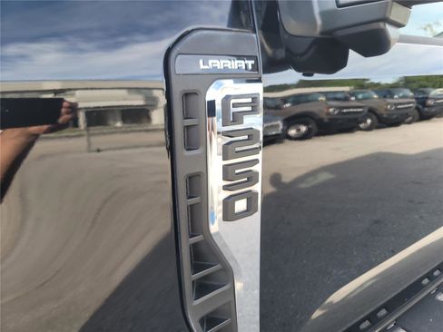 Used 2023 Ford F250 Lariat w/ Lariat Ultimate Package image 12