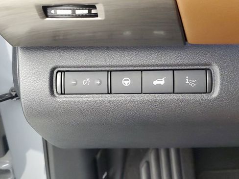 Used 2023 Nissan Pathfinder Platinum AWD/4WD image 33
