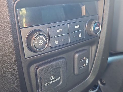 Used 2022 Buick Enclave Premium w/ Experience Buick Package image 17