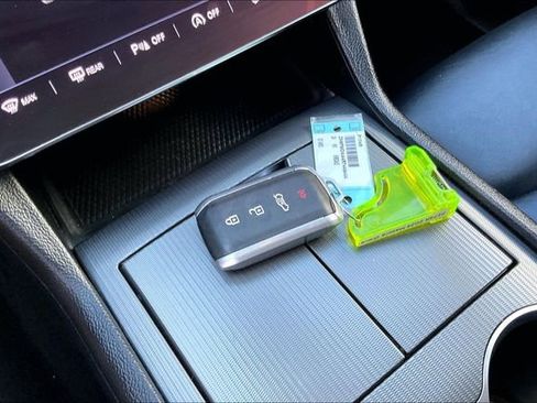 Used 2024 Maserati Grecale GT image 11