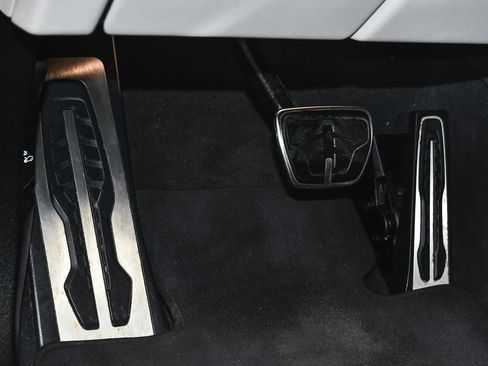 Used 2023 BMW X6 M50i w/ Executive Package image 23