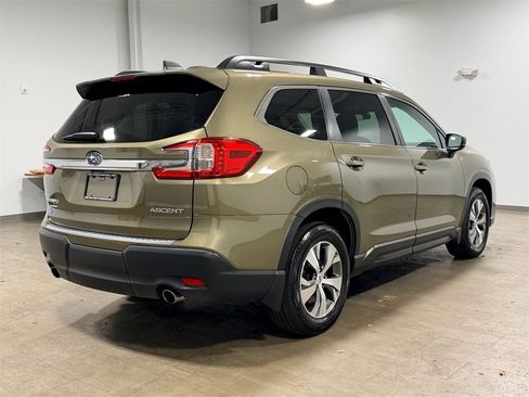 Used 2024 Subaru Ascent Premium image 4