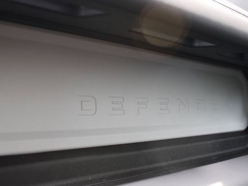 Used 2025 Land Rover Defender 110 X-Dynamic SE AWD/4WD image 28