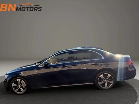 Used 2017 Mercedes-Benz E 300 4MATIC image 8
