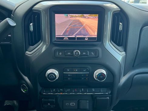 Used 2024 GMC Sierra 2500 Pro AWD/4WD image 16