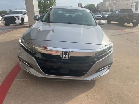 Used 2019 Honda Accord Touring image 3