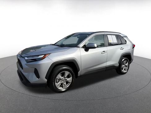 Used 2025 Toyota RAV4 XLE image 8