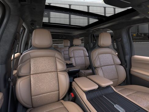 New 2026 Lincoln Navigator Black Label AWD/4WD image 10
