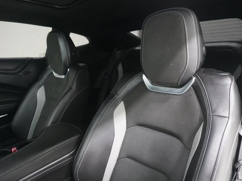 Used 2022 Chevrolet Camaro SS RWD image 11