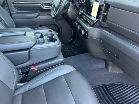 Used 2024 Chevrolet Silverado 2500 LTZ AWD/4WD image 16