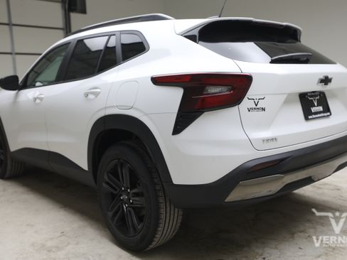 New 2026 Chevrolet Trax ACTIV FWD image 3