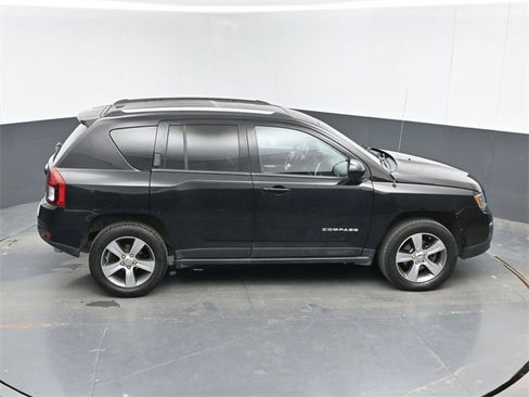 Used 2016 Jeep Compass High Altitude image 38