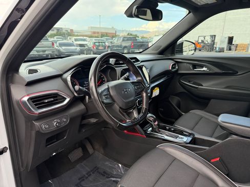 Used 2021 Chevrolet TrailBlazer RS w/ Sun and Liftgate Package AWD/4WD image 10