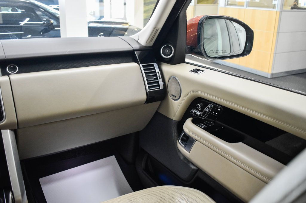 Used 2018 Land Rover Range Rover HSE AWD/4WD image 24