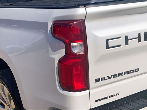 Used 2022 Chevrolet Silverado 1500 High Country w/ LPO, Dark Essentials Package AWD/4WD image 29