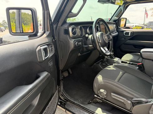 Used 2020 Jeep Gladiator Overland AWD/4WD image 48