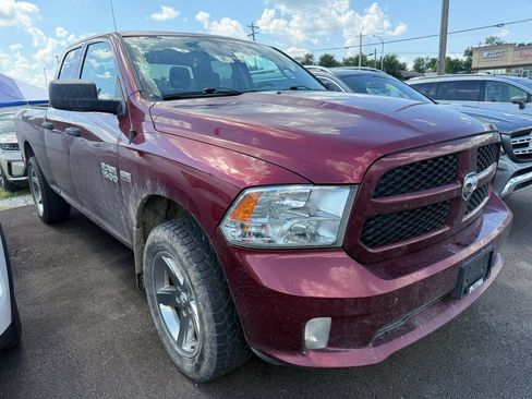 Used 2017 RAM 1500 Express w/ Express Value Package AWD/4WD image 4