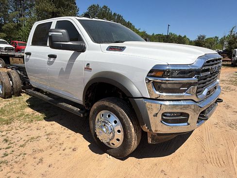 New 2026 RAM 5500 Tradesman w/ Chrome Appearance Group image 5