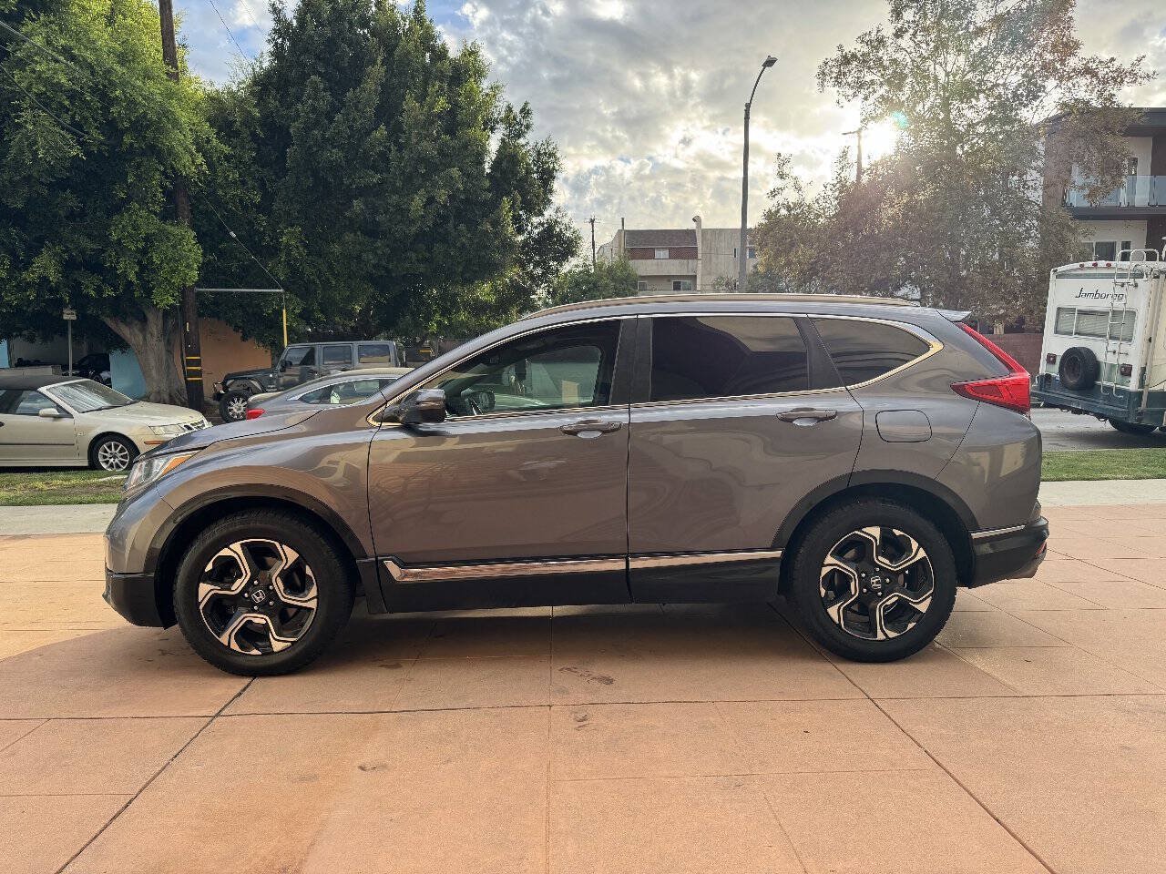 Used 2019 Honda CR-V Touring image 4