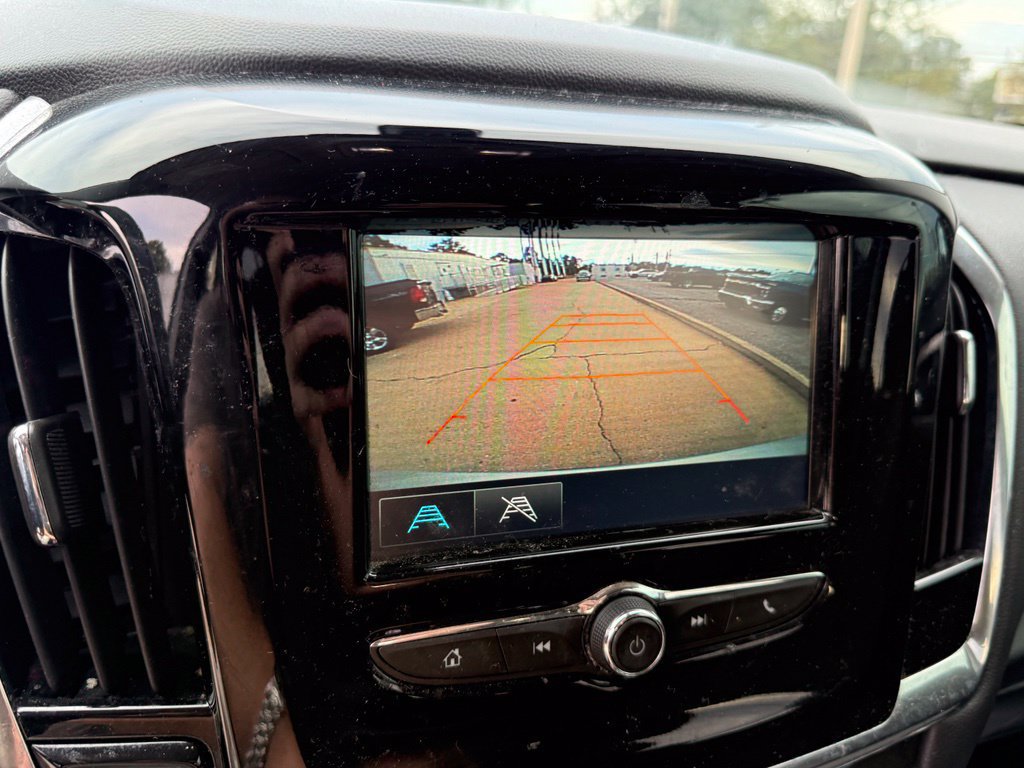 Used 2018 Chevrolet Traverse LS FWD image 20