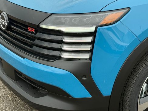 New 2026 Nissan Kicks SR image 9