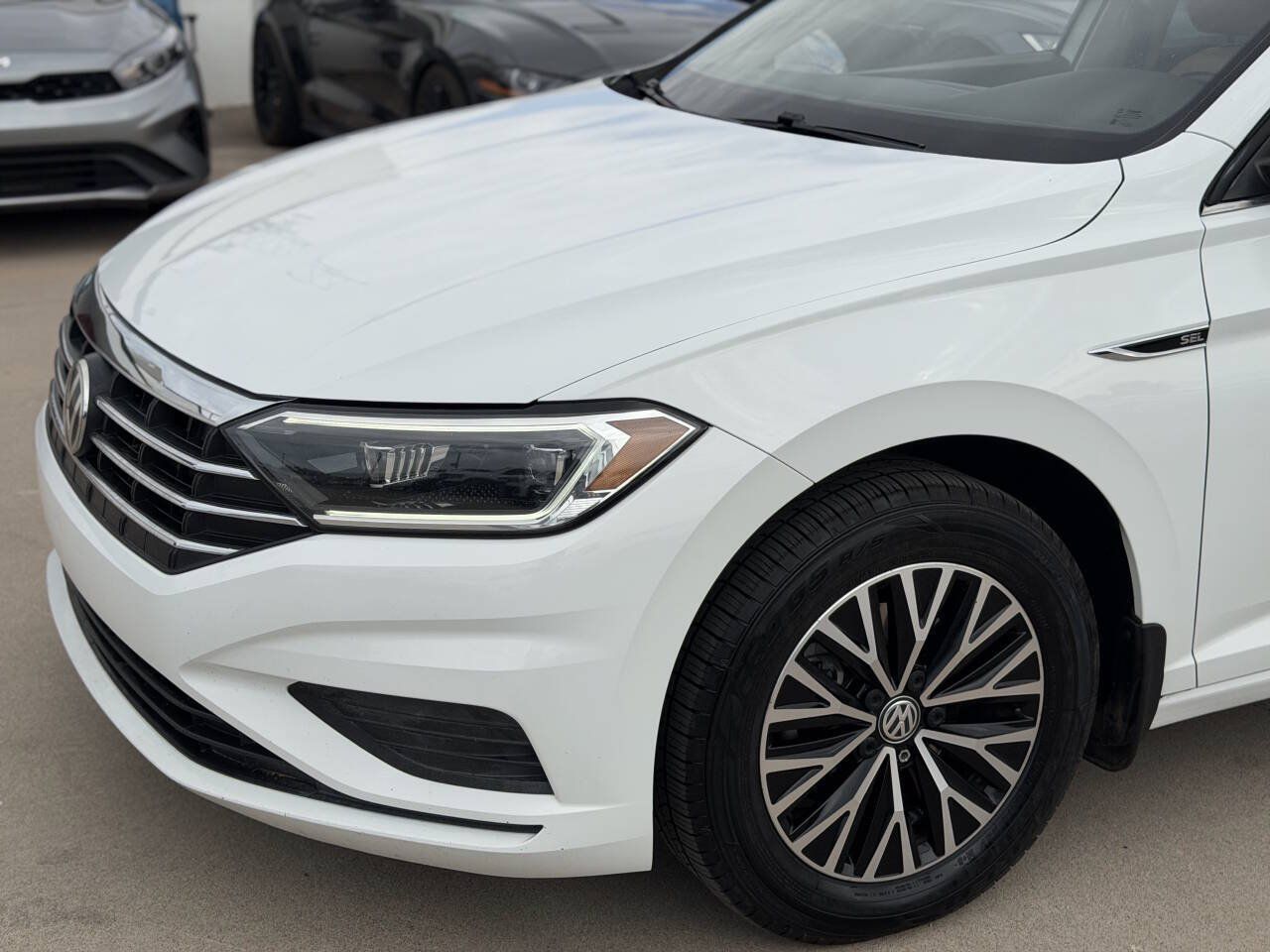 Used 2019 Volkswagen Jetta SEL w/ Cold Weather Package FWD image 10