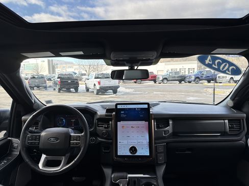 Used 2024 Ford F150 Lightning Lariat image 14