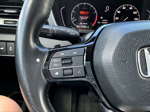 Used 2023 Honda Pilot Touring image 11