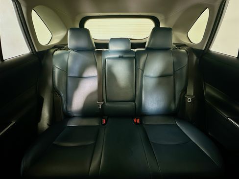 Used 2019 Toyota RAV4 XLE w/ Convenience Package FWD image 30