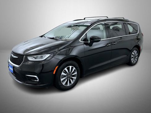 Used 2021 Chrysler Pacifica Touring-L image 1