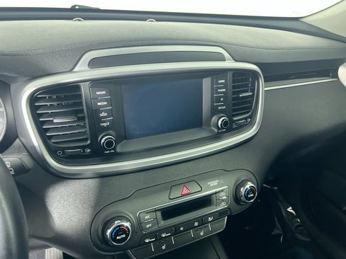 Used 2020 Kia Sorento LX w/ LX I4 Convenience Package FWD image 25
