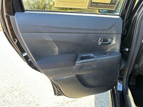 Used 2023 Mitsubishi Outlander Sport ES image 21